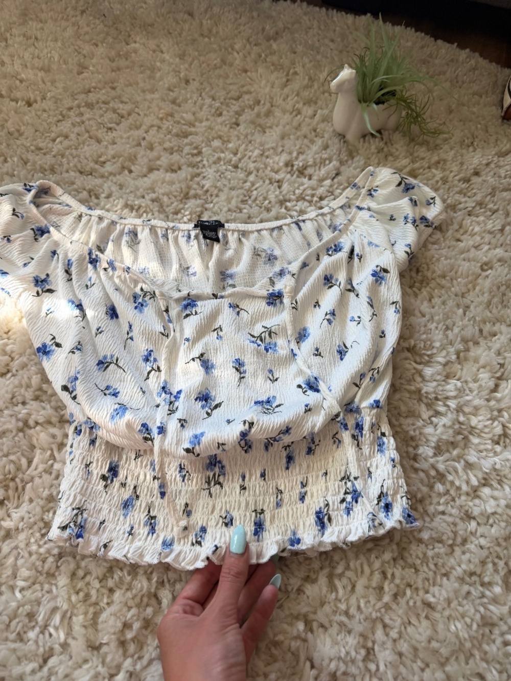 Off-shoulder Rue21 White Floral Smocked Off-Shoulder Crop Top with Blue Blossoms